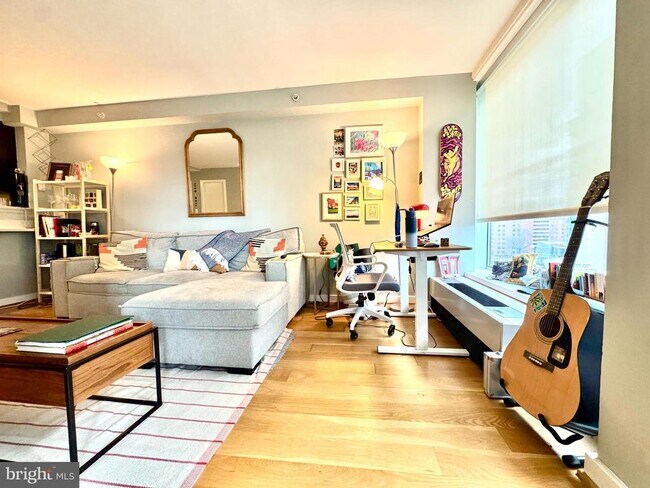 Building Photo - 1101 3rd St SW