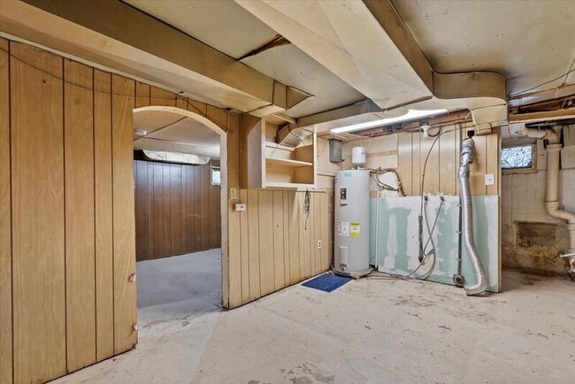 Building Photo - 1104 E Dewey Ave