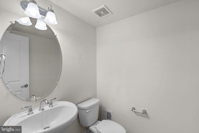 Building Photo - 17357 Redshank Rd