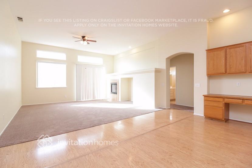 Building Photo - 2720 S Cherry Ave