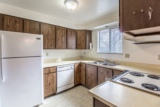 Building Photo - 4536 S Donald Ct