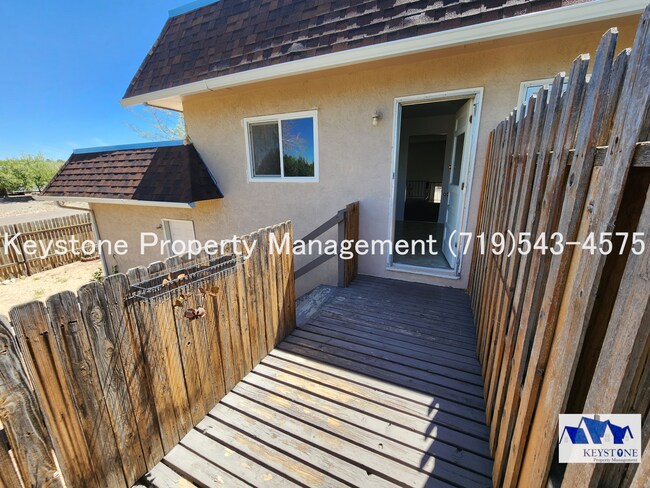 Building Photo - Charming Townhome in Pueblo West – Comfortable & Convenient Living $1300/$1300