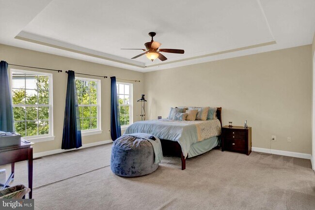 Building Photo - 2460 Eastbourne Dr