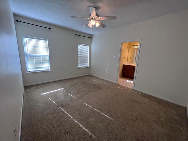 Building Photo - 406 Price Dr
