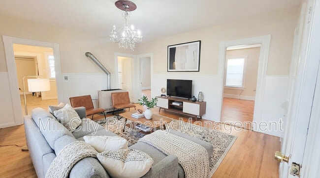 Building Photo - 416 Cedar St