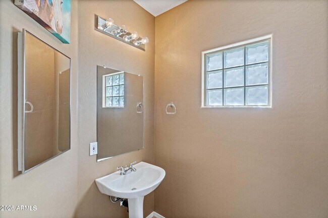 Building Photo - 9750 N Monterey Dr