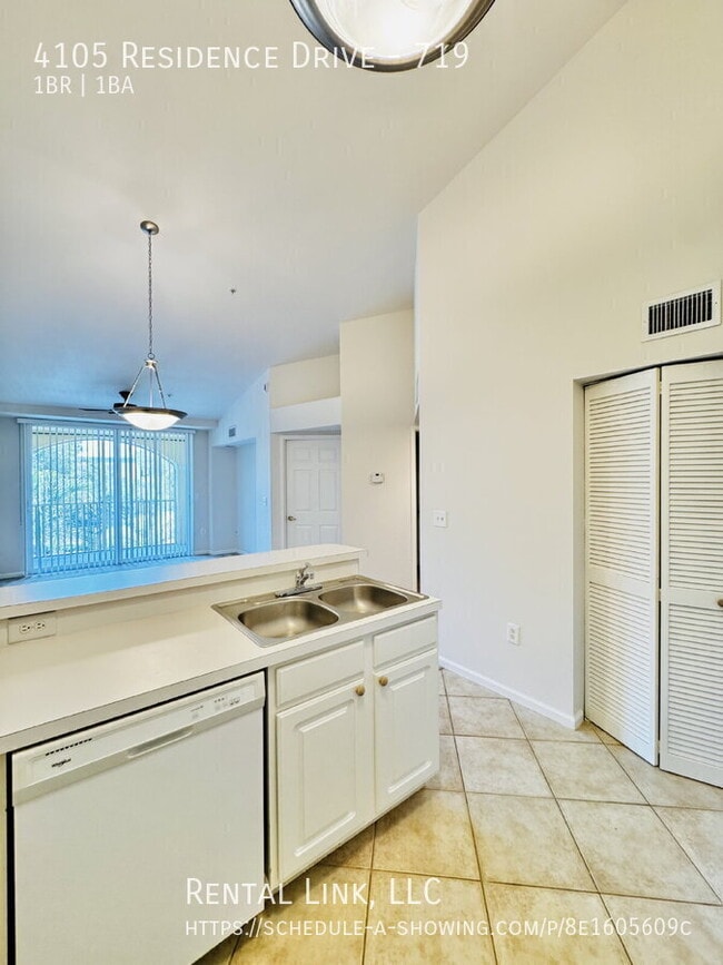 Building Photo - 4105 Residence Drive