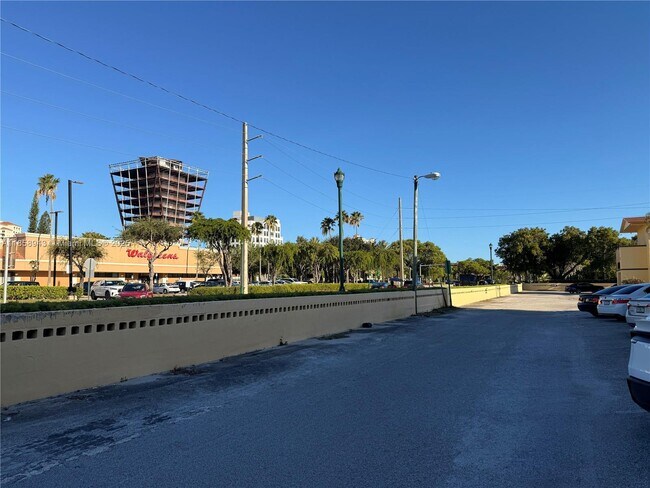 Building Photo - 20201 NE 29th Ct