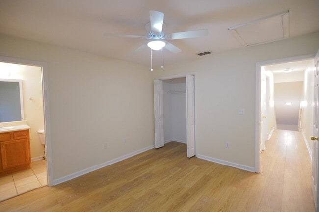 Building Photo - 4434 Gearhart Rd