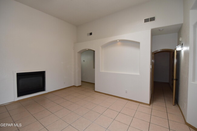 Building Photo - 13737 Paseo Sereno Dr