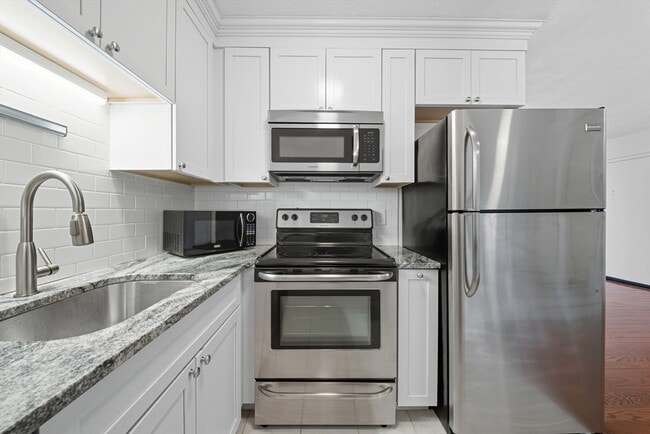 Building Photo - 808 Willard St