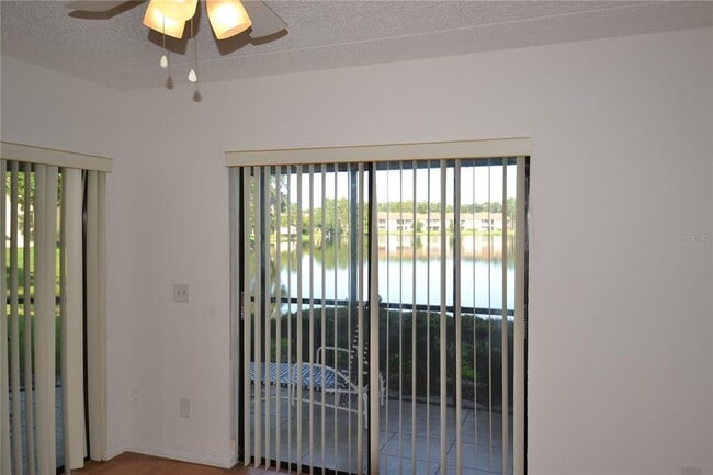 Building Photo - 209 Woodlake Wynde