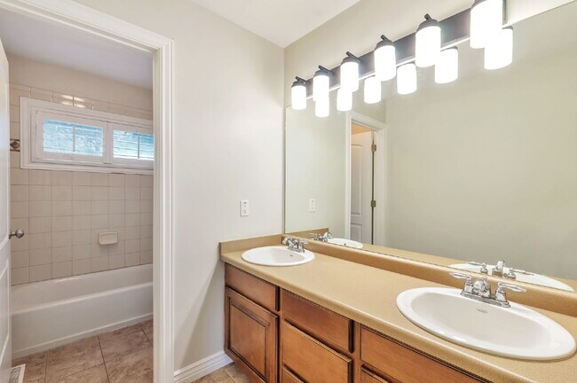 Building Photo - AVAILABLE NOW  — SPACIOUS & BEAUTIFUL Bountiful Meadows Home.