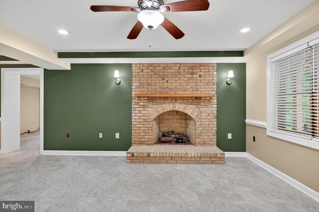 Building Photo - 14917 Brownstone Dr