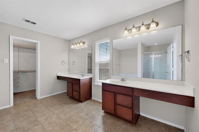 Building Photo - 2224 Loreto Dr
