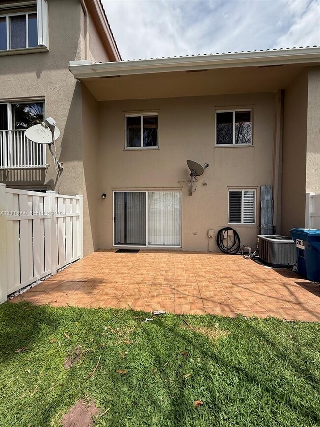 Building Photo - 203 Riviera Cir