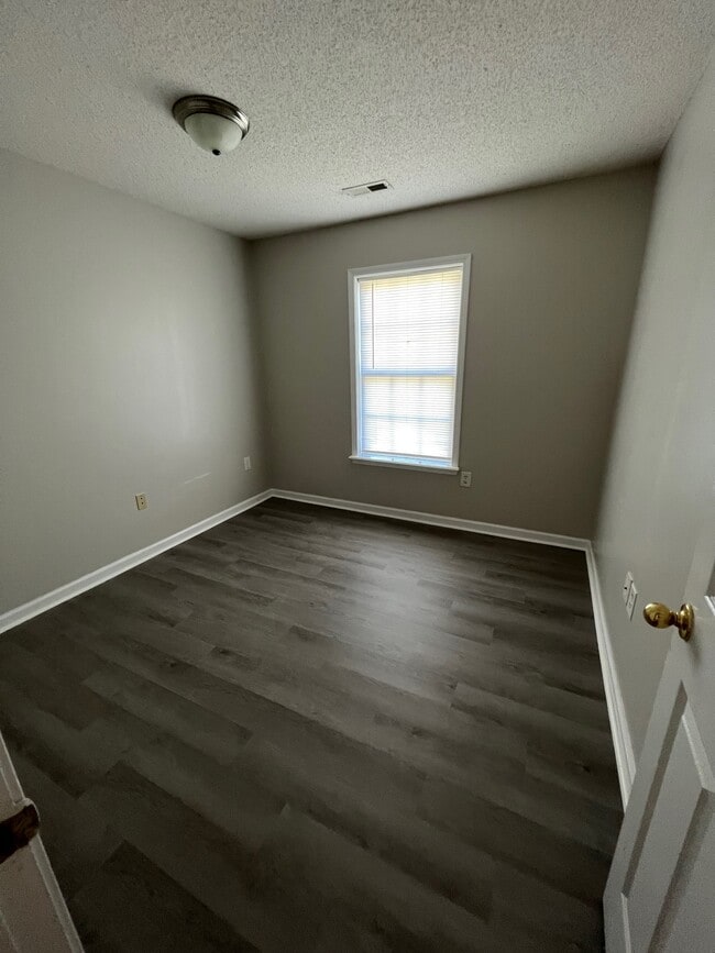 Building Photo - 4319 Hines St