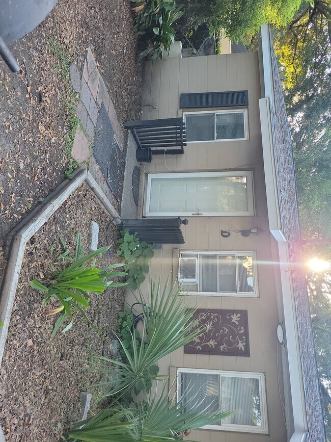 Building Photo - 3442 Navajo St