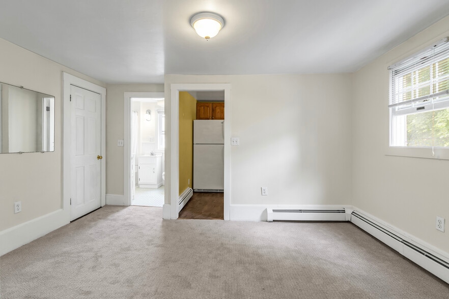 Room 1 - 4 Pleasant St