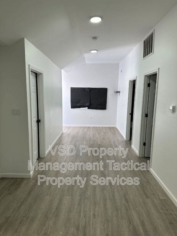 Building Photo - 130 Traymore Blvd