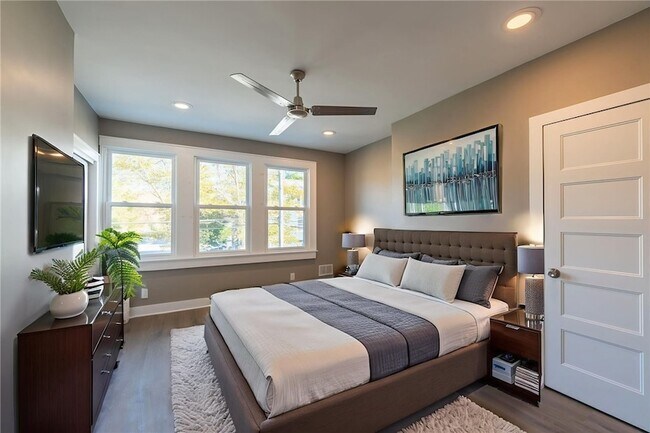 Building Photo - 531 N Euclid Ave