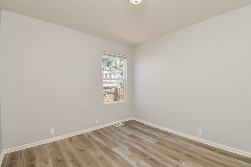 Building Photo - 7367 Glenburn Dr