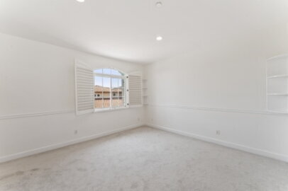 Building Photo - Luxurious, 5450 SqFt,  5 Ensuite Bedrooms ...