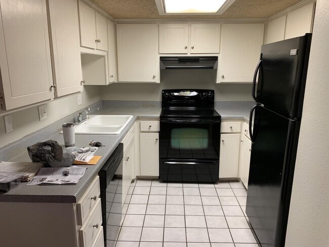 Building Photo - 6552 N Meridian Ave