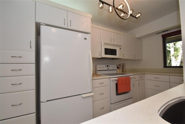 Building Photo - 1608 Bayhouse Point Dr