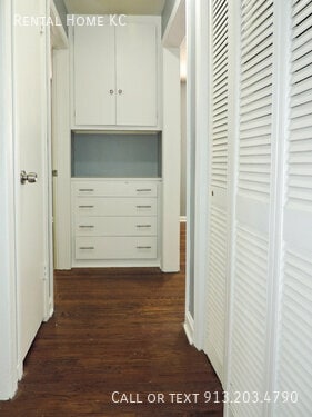 Building Photo - 6325 Santa Fe Dr