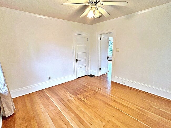 Building Photo - 858 N Stafford St