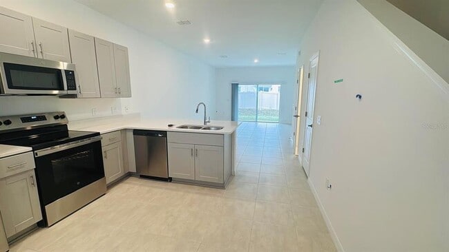 Building Photo - 3192 Skyline Lp
