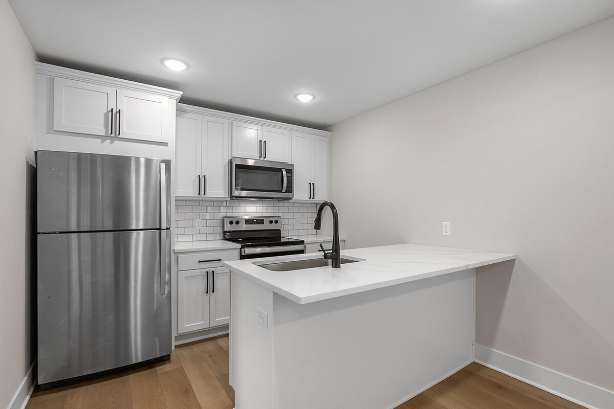 Building Photo - 415 11th St NW