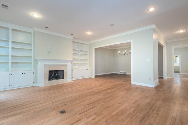 Building Photo - 1060 Island Dr