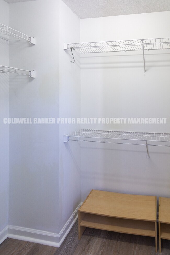 Building Photo - 1240 N Concord Rd