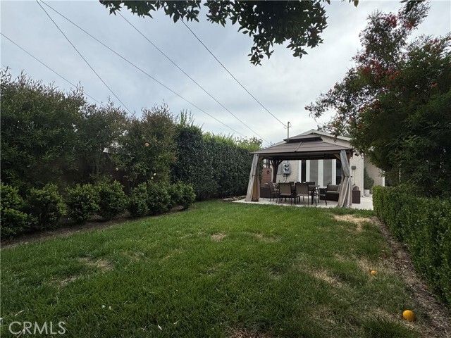 Building Photo - 240 S Mariposa St