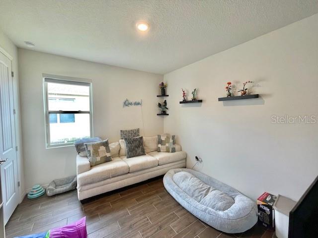 Building Photo - 1520 Lyonsdale Ln
