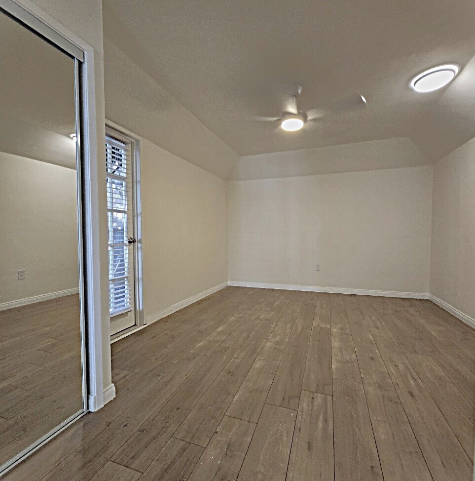 Building Photo - 5301 Cartwright Ave