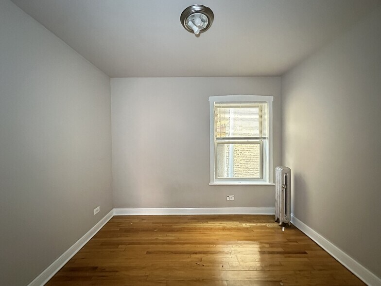 Building Photo - 4031 W Melrose St