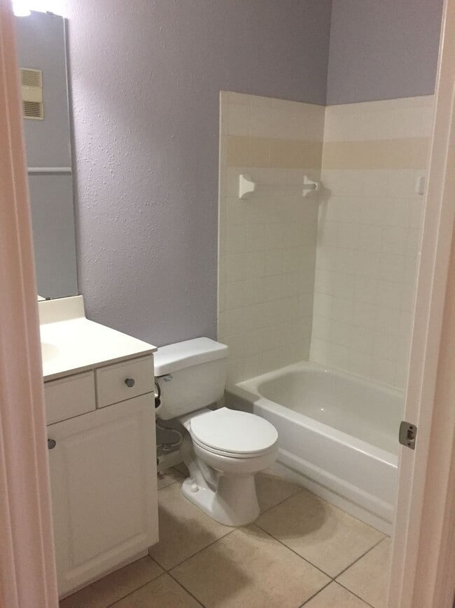 Building Photo - Nice 2B/2B condo for rent on N Gate Pkwy
