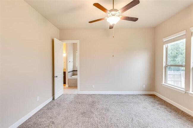 Building Photo - 152 Fort Cobb Way