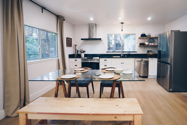 Building Photo - 2633 Crystal Springs Rd