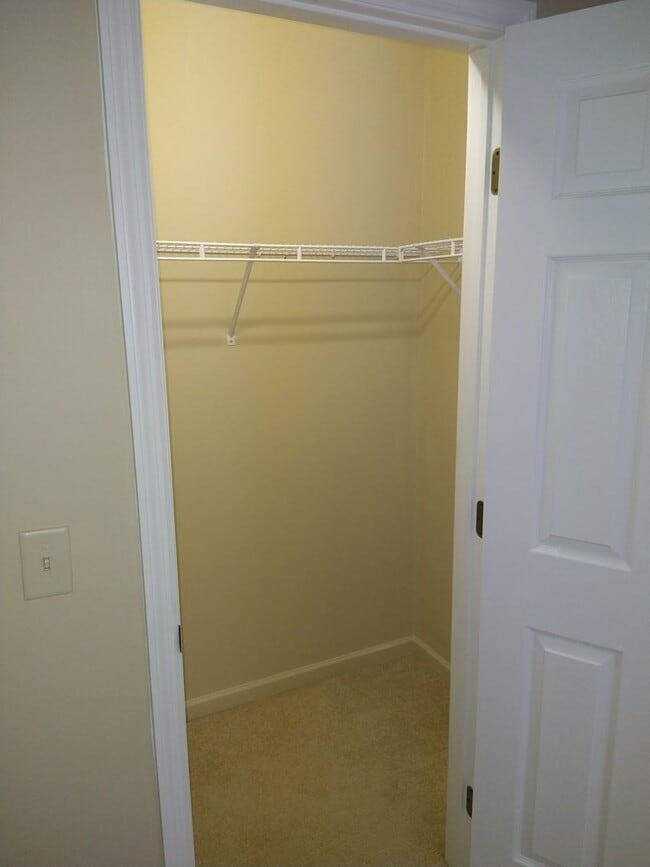 Building Photo - Your Next home is on a quiet cul-de-sac in Beavercreek!