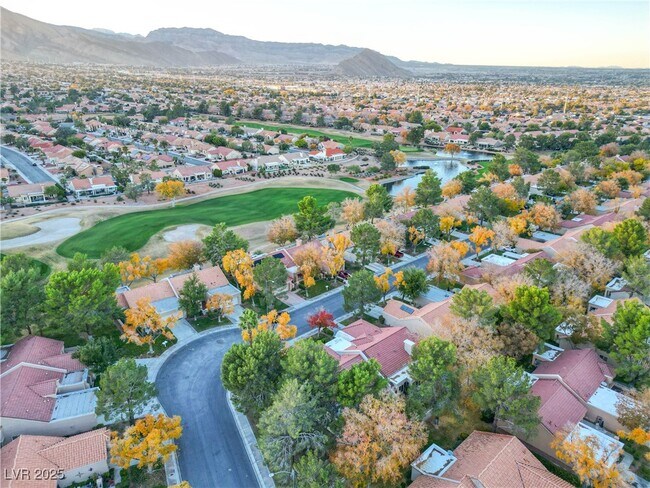 Building Photo - 2800 Linkview Dr