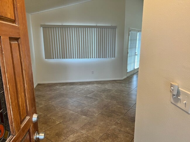 Building Photo - 5409 Tupper Ct