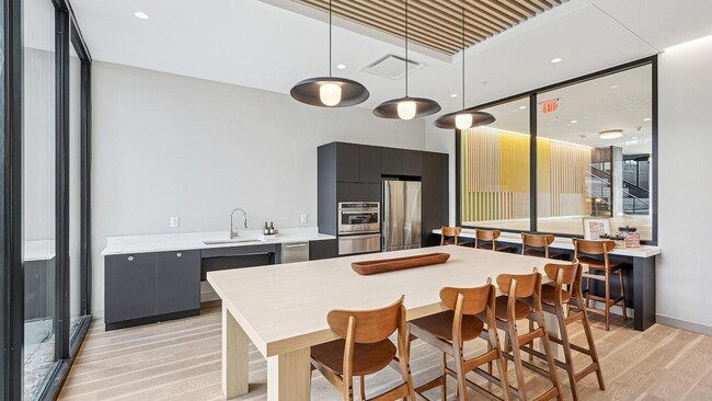 Building Photo - 620 Foster St