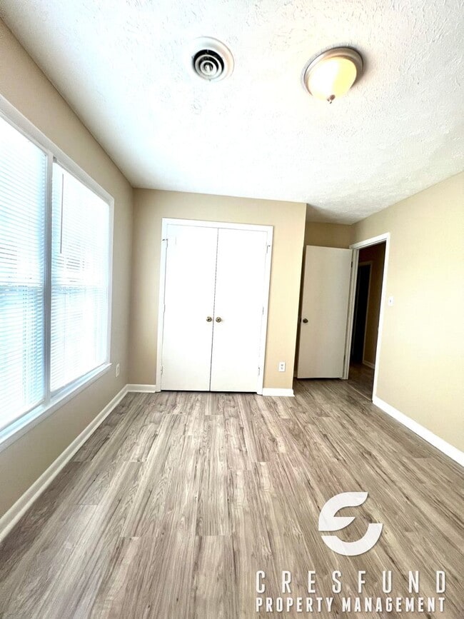 Building Photo - 3 Bedroom Ready For YOUR Move In TODAY!