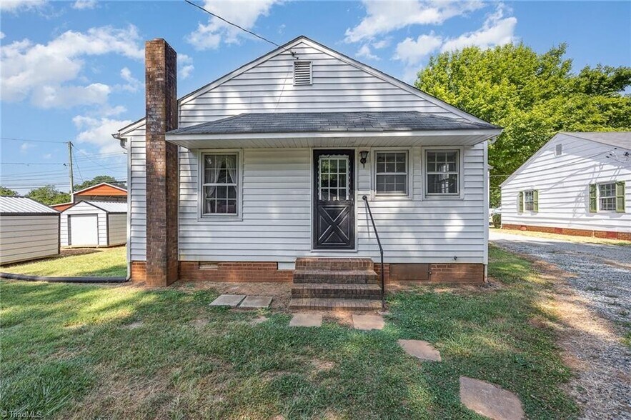 Building Photo - 1668 Old US Highway 52