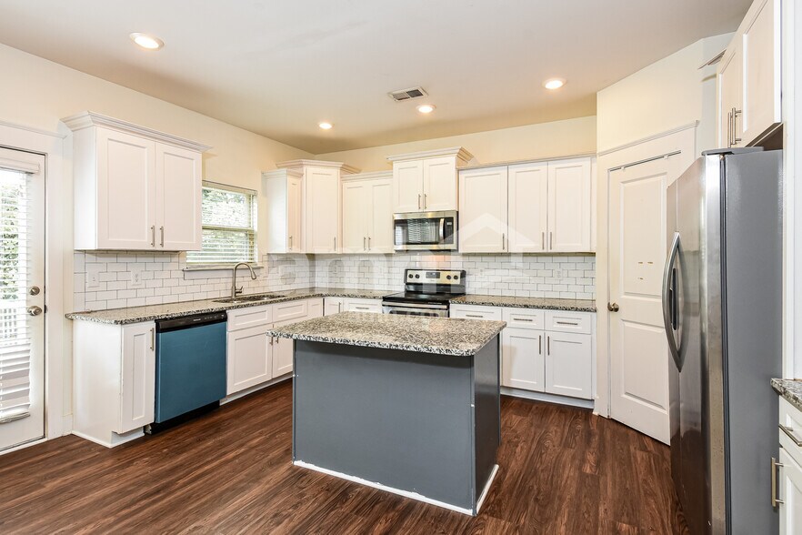 Building Photo - 3122 Arch Ct