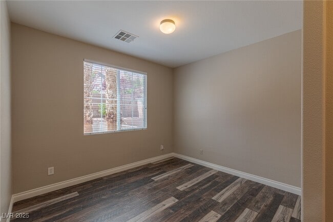 Building Photo - 145 Staplehurst Ave